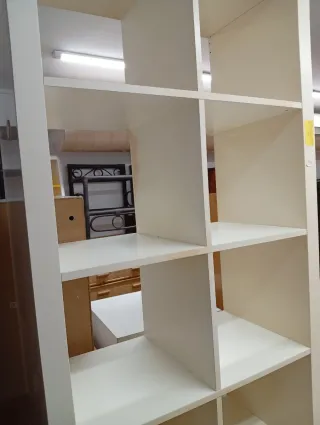 Estantería blanca modular