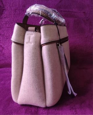 Bolso Parfois Beige y Marrón tipo fieltro. Nuevo.