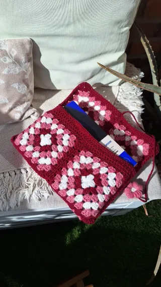 Portalibros crochet rosa y blanco