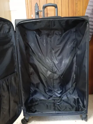 Maleta Primark Travel Soft Shell Negra Tengo tike