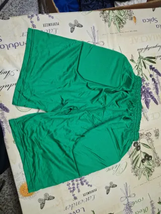 Pantaloncini sportivi verdi taglia L