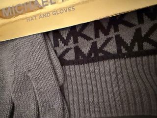Set Gorro y Guantes Michael Kors Gris