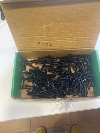 Bisagras y manilla puerta nuevas