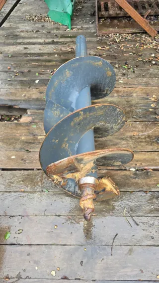 Ahoyador para tractor con 2 brocas