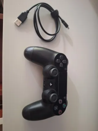 PS4 871GB Negra + Mando