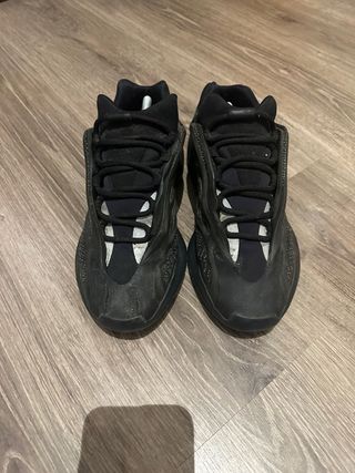 Adidas Yeezy 700 Talla 43
