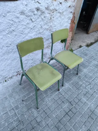 Sillas infantiles pupitre verdes (2 unidades)