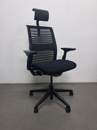 Sedia da ufficio ergonomica STEELCASE THINK v2 con poggiatesta professionale