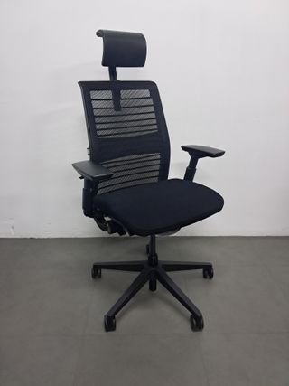 Sedia da ufficio ergonomica STEELCASE THINK v2 con poggiatesta professionale
