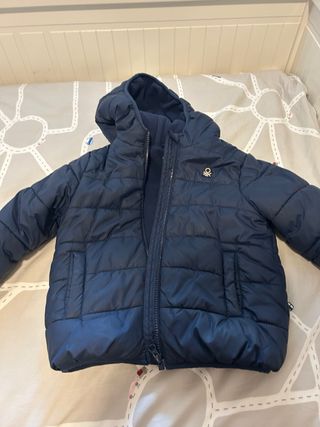 Abrigo Benetton niño azul.Talla4-5 años