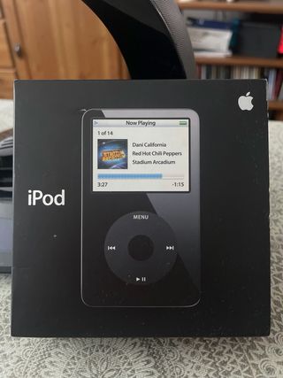 iPod Classic MA446ZP/A + Cargador JBL
