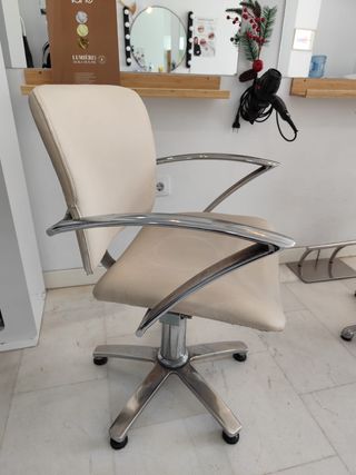 Sillón de peluquería giratorio