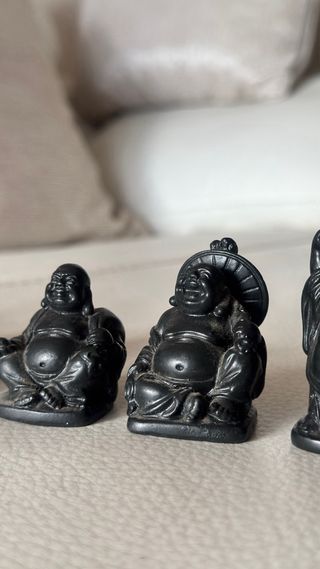 Statuine del Buddha Sorridente in Resina Nera