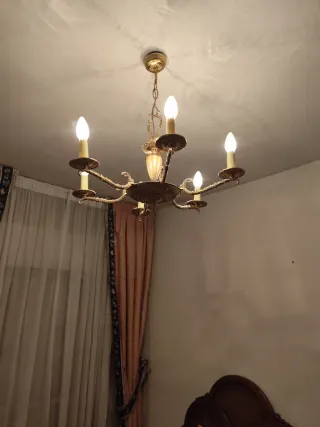 Lámpara de techo dorada