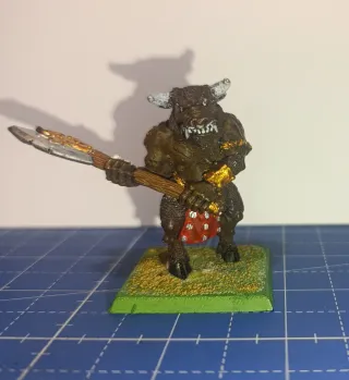 Warhammer Fantasy Minotauro de metal