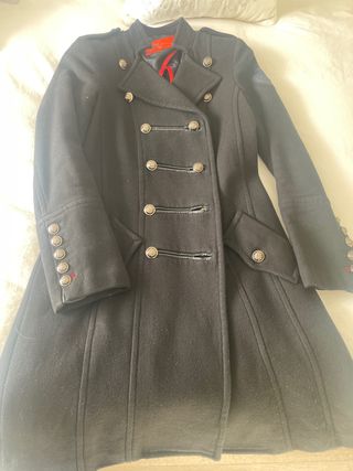 Abrigo negro militar