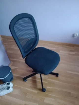 Silla de oficina negra