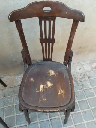 Due Vecchie Sedie Tipo Thonet