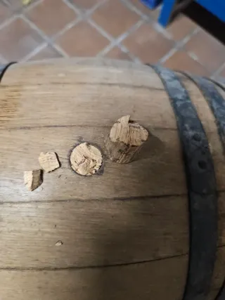 Barril de vino/licor con patas