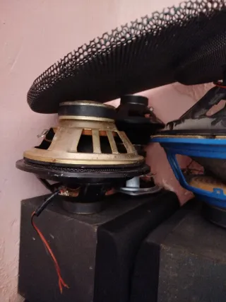 Lote de altavoces precio 5 o 10 o más depende