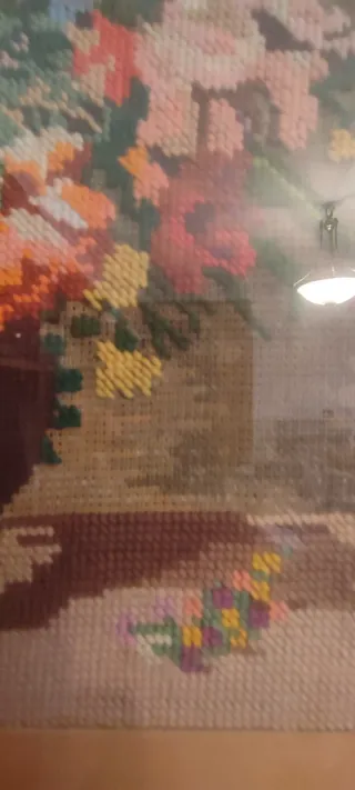 Cuadro punto de cruz jarrón flores