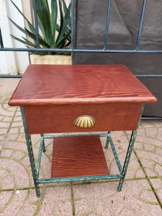 Cabezal forja y mesitas de noche