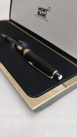 Bolígrafo Montblanc Negro y Dorado