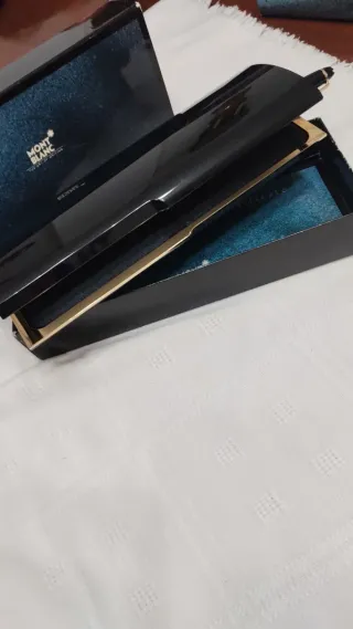 Bolígrafo Montblanc Negro y Dorado