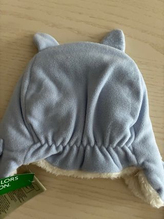 Cappellino Benetton azzurro con orecchie