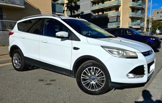FORD KUGA- UN PROPIETARIO- MANTENIMIENTO OFICIAL
