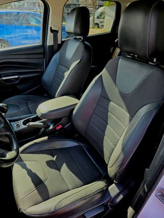 FORD KUGA- UN PROPIETARIO- MANTENIMIENTO OFICIAL