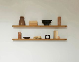 Scaffali in legno Queralt Hannun