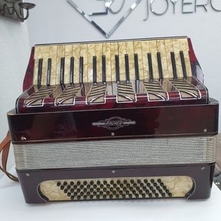 Acordeon Rauner Roja