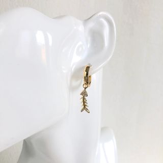 Orecchini cerchietto con ciondolo lisca pesce