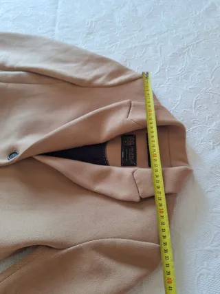 Abrigo Zara Manteco Beige