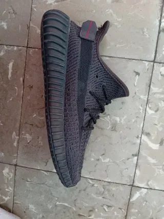 Adidas Yeezy 350 Bambas Grises medio negras