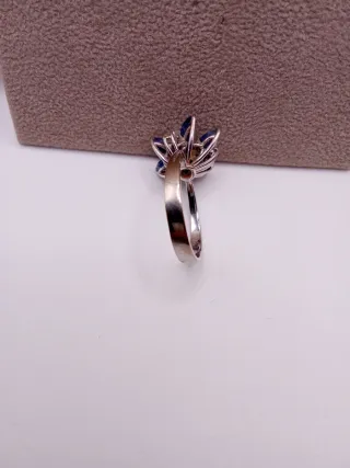 Anillo Oro Blanco 18k Zafiros y Diamantes