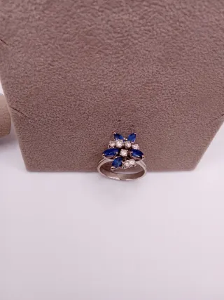 Anillo Oro Blanco 18k Zafiros y Diamantes