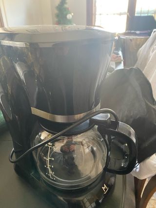 Cafetera de goteo negra