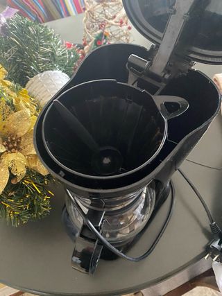 Cafetera de goteo negra