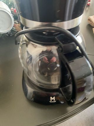 Cafetera de goteo negra