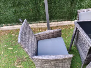 Set tavolo e sedie da esterno in rattan