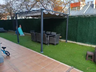 Set tavolo e sedie da esterno in rattan