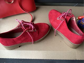 ￼ conjunto de bolso de piel y zapatos mocasines