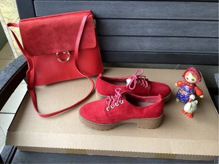 ￼ conjunto de bolso de piel y zapatos mocasines