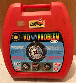 Esquís, bastones, traje, botas y muchos accesorios