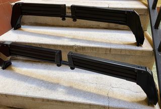 Esquís, bastones, traje, botas y muchos accesorios