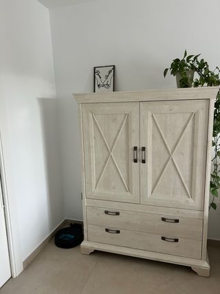 Mueble de salón madera y cristal