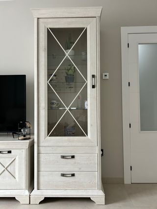 Mueble de salón madera y cristal