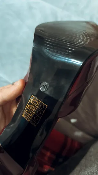 Scarpe vernice Bordeaux con perle e fiocco